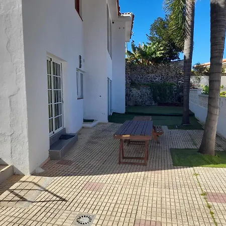 Habitacion Con Vistas Al Mar Δωμάτια σε οικογενειακή κατοικία *